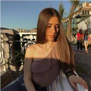 Profesora q imparte clase de euskera en San Sebastián